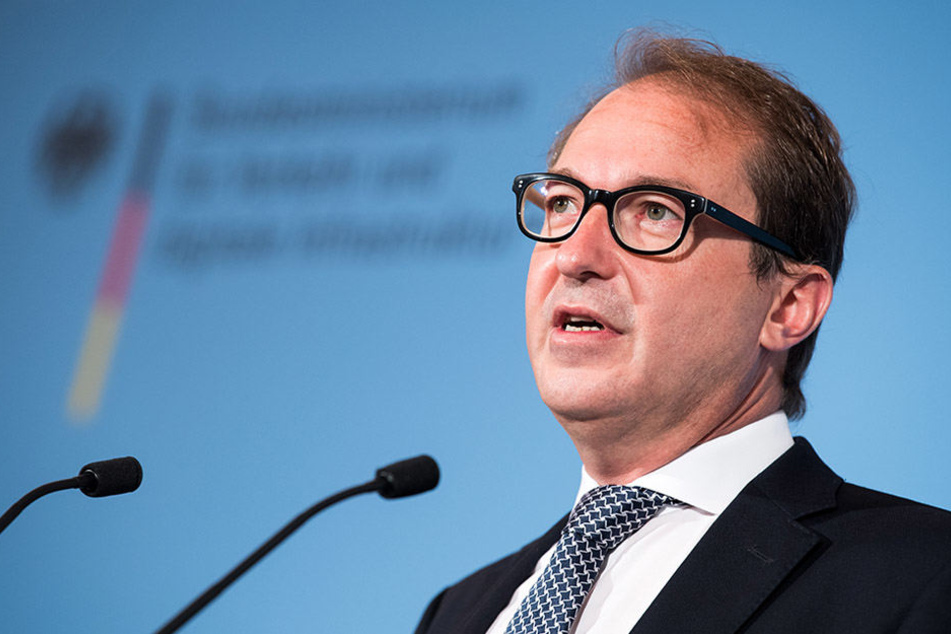 Bundesverkehrsminister Dobrindt stellt sich mit seiner Tegel-Befürwortung gegen die eigene Regierung.