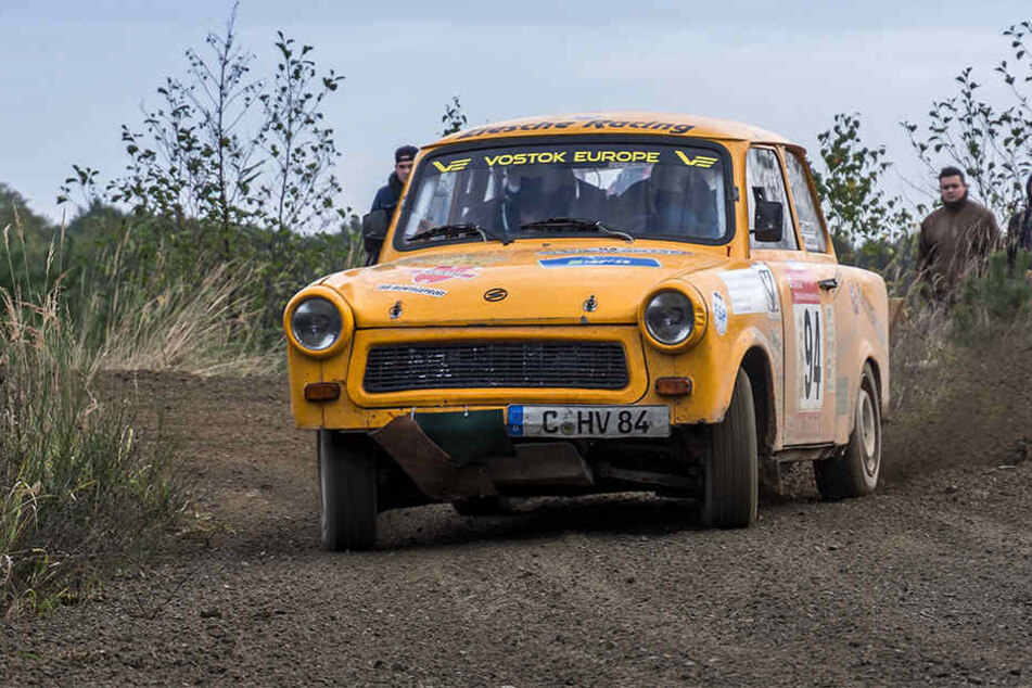 Die Chemnitzer Renn-Pappe flitzte im vergangenen Herbst schon bei der 300-Seen-Rallye im litauischen Zarasai mit.