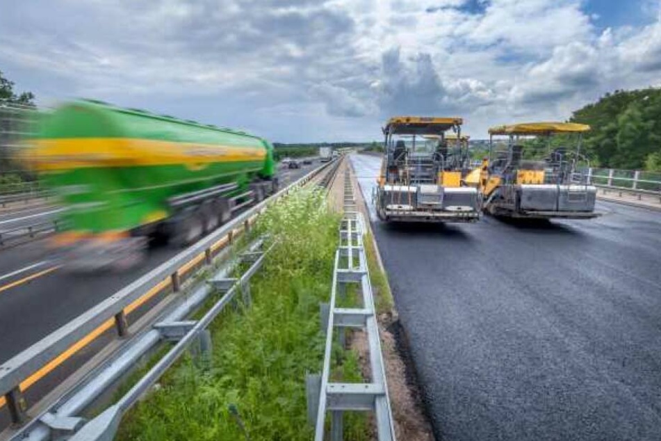 Auf der Hauptfahrbahn der Autobahn sind ebenfalls Instandsetzungsarbeiten nötig.