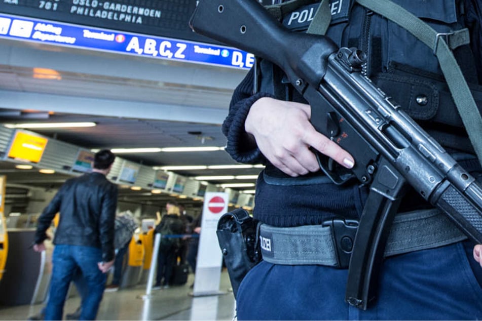 Beamte der Bundespolizei nahmen den Mann am Freitag fest (Symbolbild).