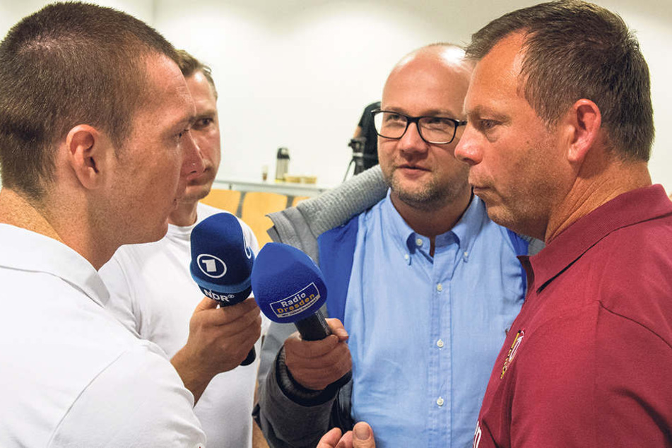 Haris Duljevic (v.l.) braucht Torwarttrainer Brano Arsenovic noch als Übersetzer.