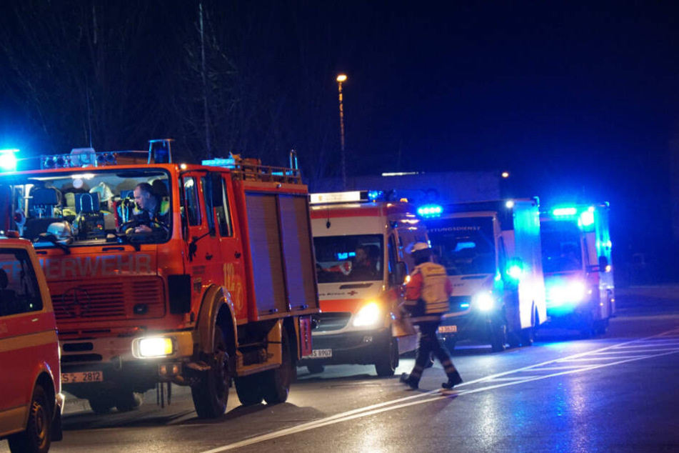 Zahlreiche Einsatzkräfte waren am Sonntagabend vor Ort.