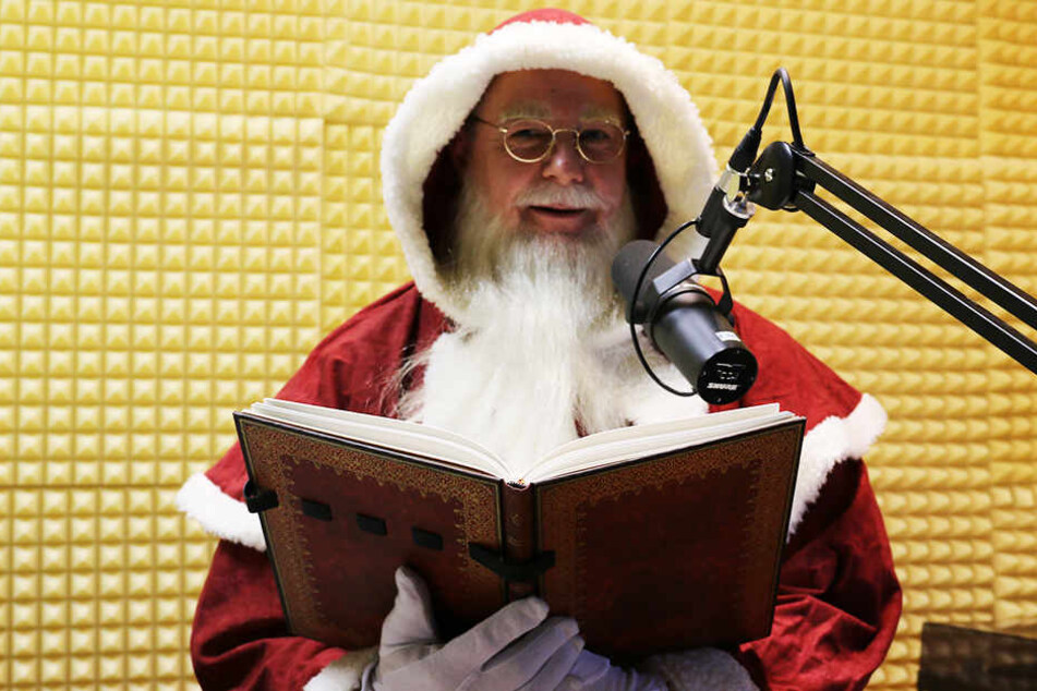Der 49-Jährige liebt seinen "Nebenjob": Er ist seit über 20 Jahren Weihnachtsmann auf Bestellung.