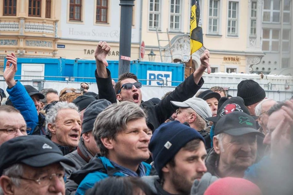 Gegen die Busse vor der Frauenkirche gab es teilweise recht aggressiven Protest.