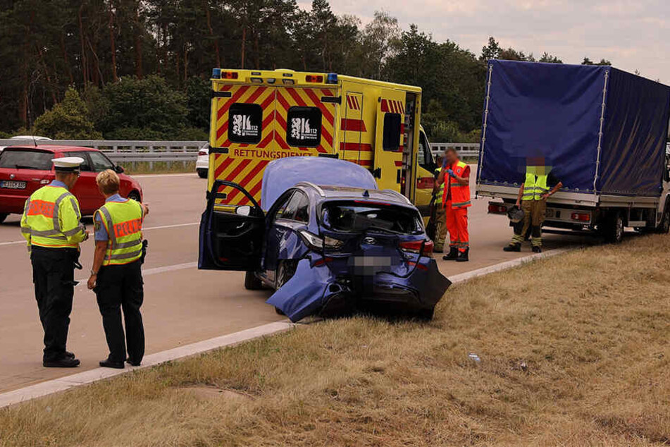 Der Hyundai kam kurzfristig von der Straße ab, hielt dann jedoch auf der rechtesten Spur.