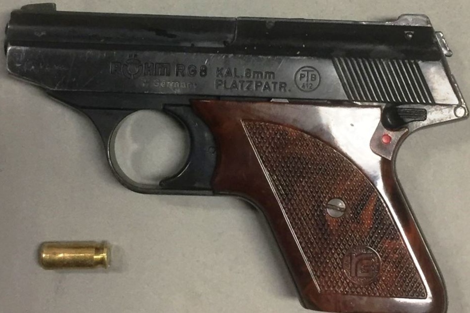 Mit dieser Schreckschusswaffe schoss der 21-Jährige um sich.