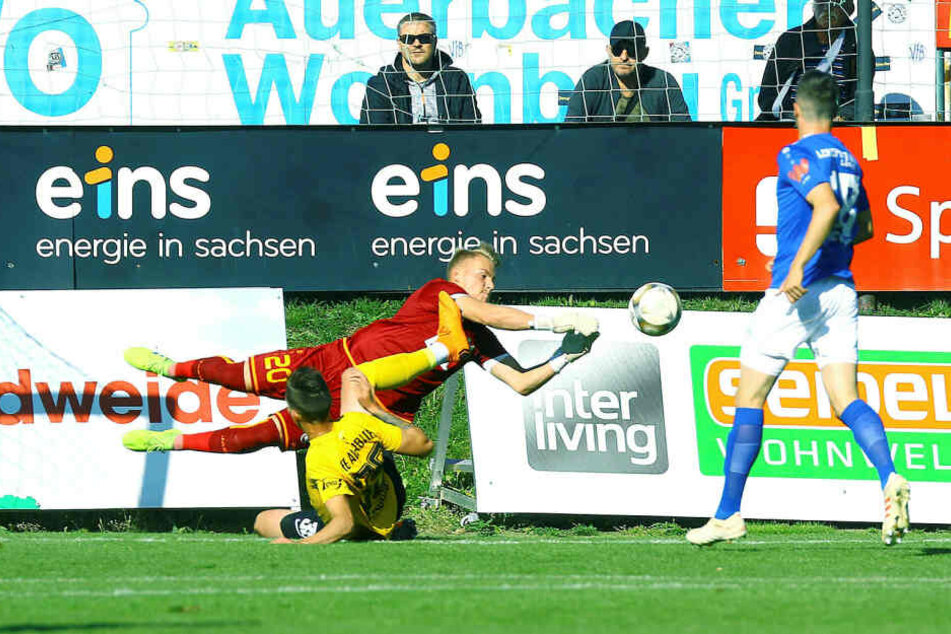 Lukas Wenzel bewahrte Lok Leipzig mehrfach vor Gegentoren und musste in Auerbach nur einmal hinter sich greifen.