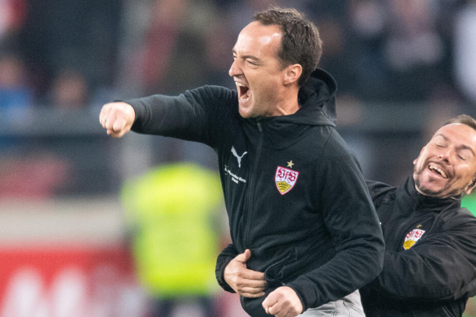 Nico Willig jubelte beim 1:0-Sieg gegen Borussia Mönchengladbach ausgelassen an der Seitenlinie.