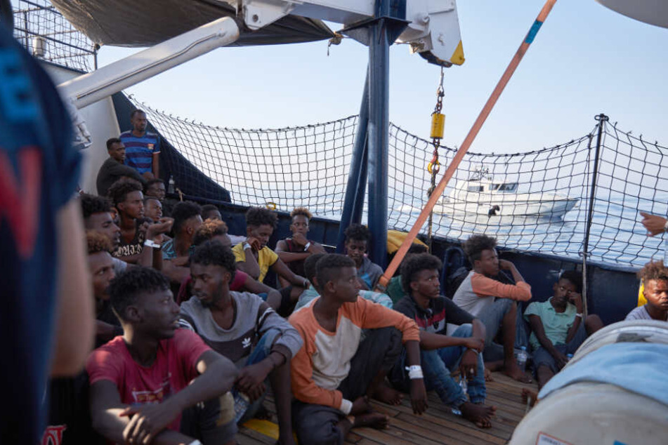 An Bord der "Alan Kurdi" befinden sich 65 Flüchtlinge.