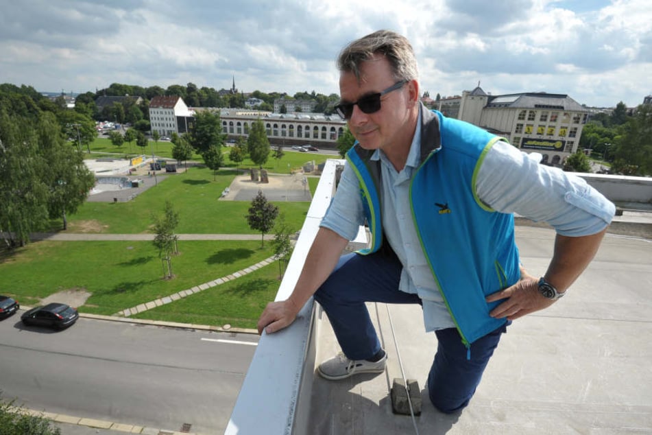 Die Leipziger Straße rund um den Konkordiapark (F.) soll
attraktiver werden, was auch den Chef der Kletterhalle OnSide, Steffen Voigt
(55), freut.