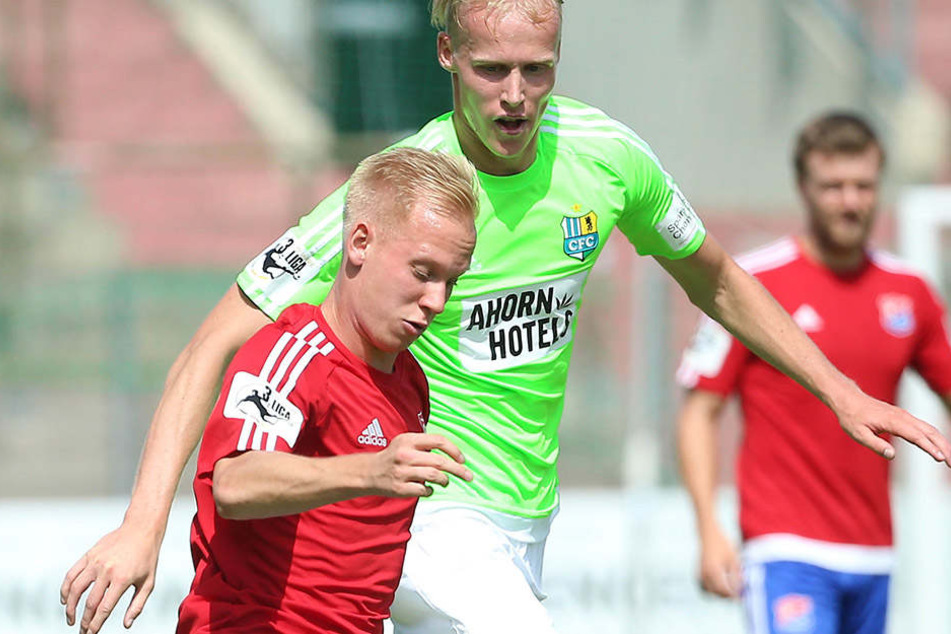 Tom Scheffel (hinten) hatte in Unterhaching ein paar Probleme.