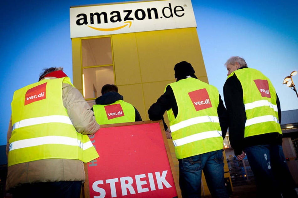 Auch am Montag streiken die Mitarbeiter von Amazon. Die Gesellschaft Verdi fordert die erneute Aufnahme von Tarifverhandlungen.
