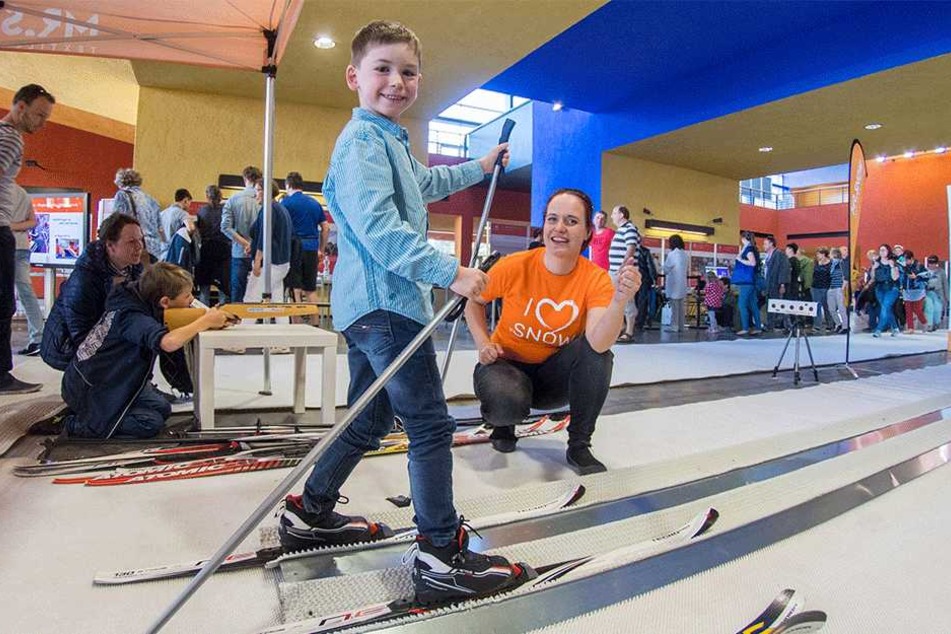 Skifahren im Sommer! Das geht mit Textil-Schnee der Firma Mr. Snow.