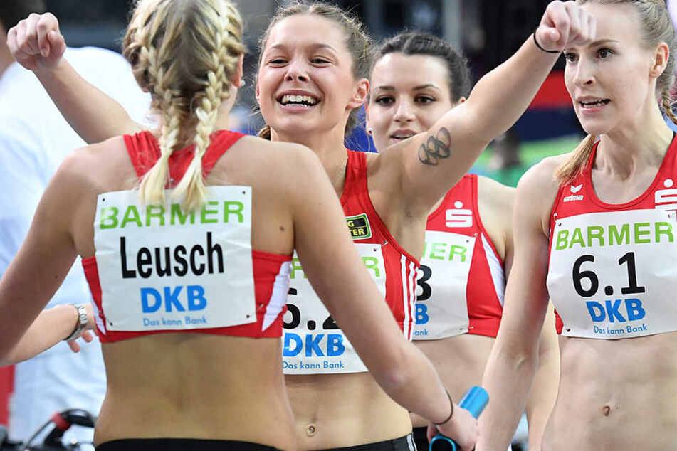 Gina Lückenkemper reißt die Arme hoch. Heute lief die 20-jährige Westfalin deutsche Jahresbestzeit!