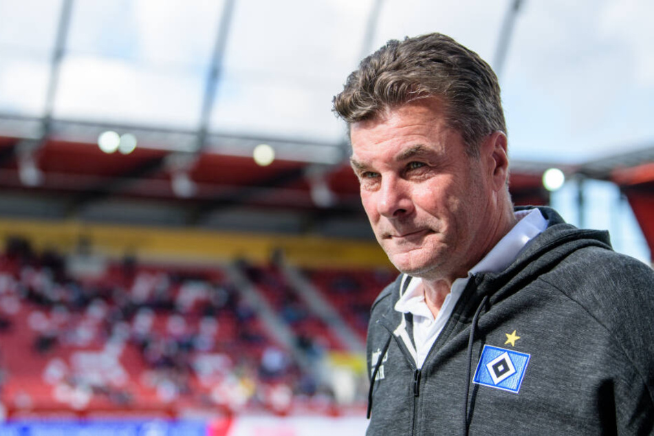 Trainer Dieter Hecking steht hinter seinem Keeper.
