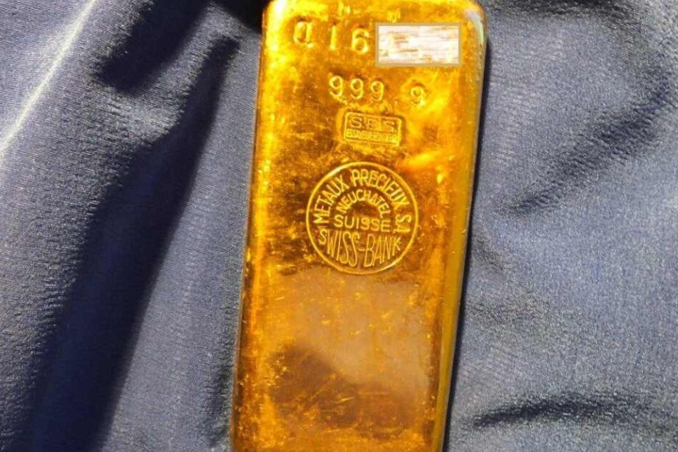 Insgesamt zwölf dieser Goldbarren wurden damals beschlagnahmt.