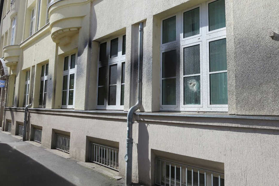 Am Polizeirevier Südwest waren Vandalen am Werk.