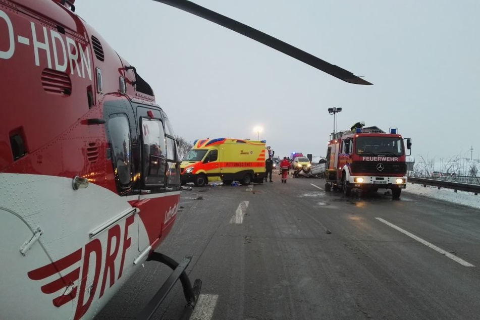 Schlimmer Unfall am Mittwochmorgen auf der A17 Prag in Richtung Dresden. Dort hat sich ein Auto überschlagen!