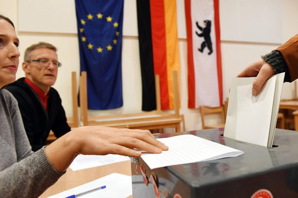 Bis 18 Uhr kann am Sonntag noch gewählt werden.