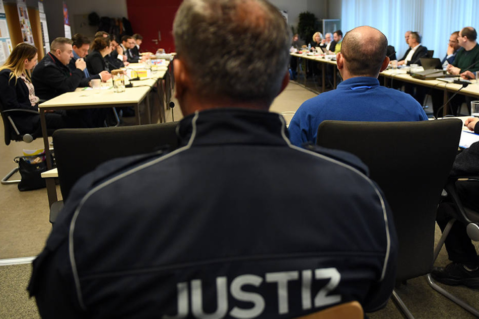 Vor dem Untersuchungsausschuss wird Amris Bekannter befragt.