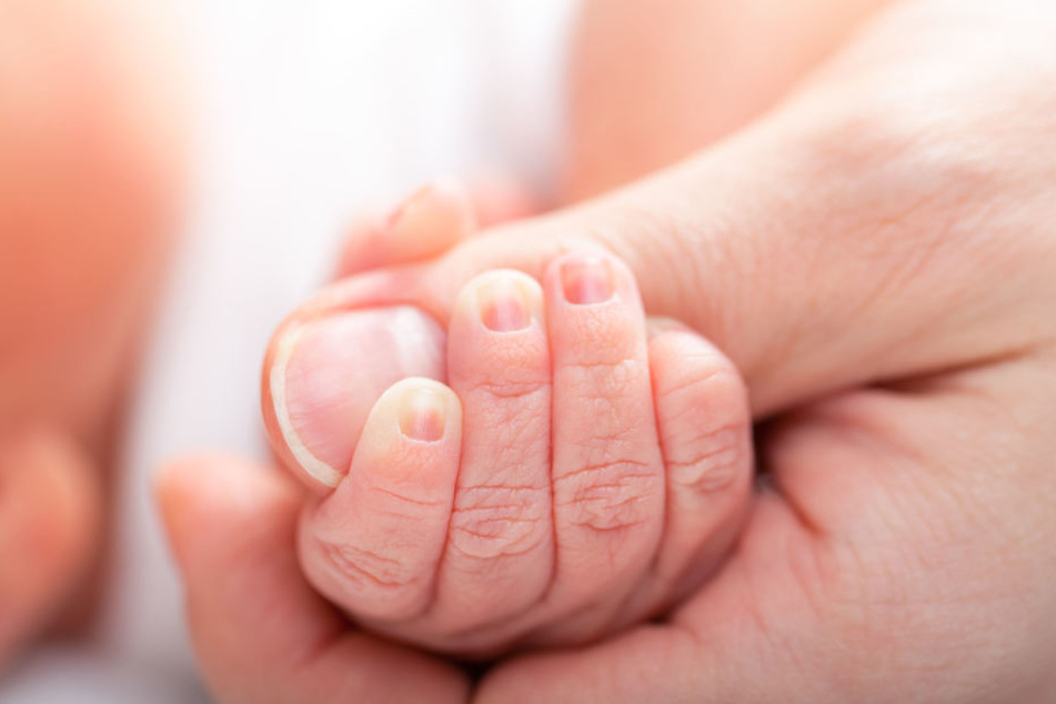 Er sei mit dem schreienden Baby überfordert gewesen, sagte der Vater aus. (Symbolbild)