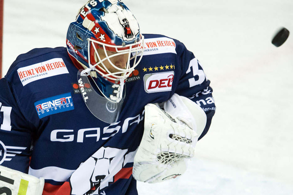 Der Finne Petri Vehanen wird auch weiterhin als Keeper für die Eisbären tätig sein.