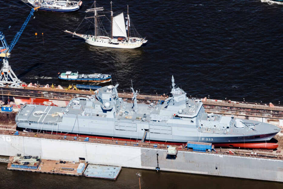 Da lag sie noch im Dock 10 der Werft Blohm + Voss, nun soll sie bald in Dienst gestellt werden: die Fregatte "Baden Würtemberg".