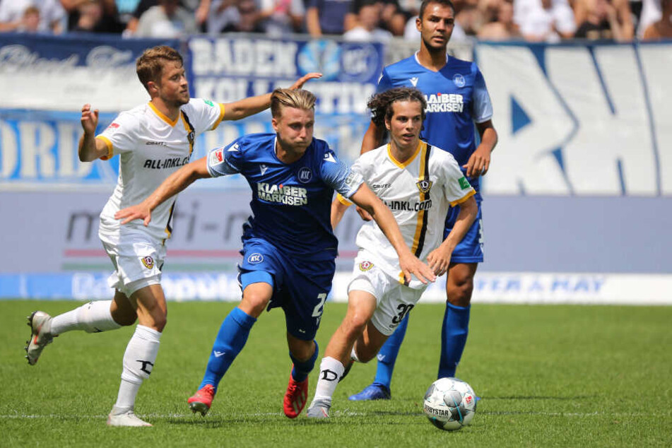 Matthäus Taferner (r., gegen Marco Thiede) gab als 18-Jähriger sein Startelfdebüt.