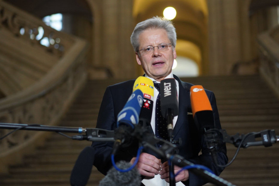 Der Pressesprecher der Berliner Staatsanwaltschaft Martin Steltner spricht vor der Presse.
