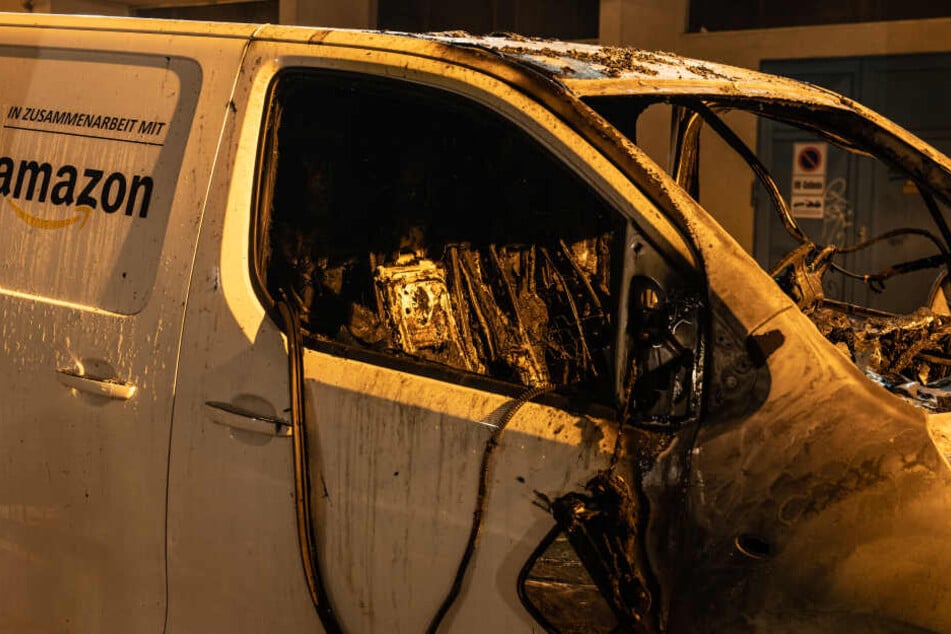 An mehreren Orten in Berlin wurden Autos in Brand gesteckt.