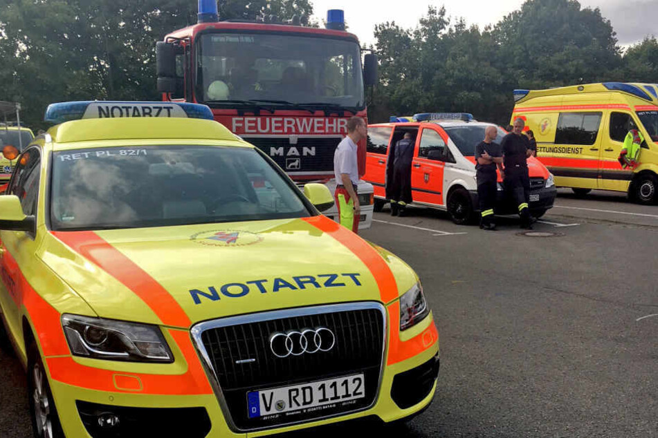 Neben vier Entschärfern waren in Plauen auch Feuerwehr, Rettungsdienst und Polizei im Großeinsatz.