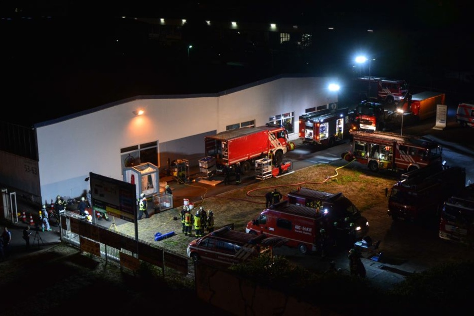 Etwa 60 Einsatzkräfte waren an dem Einsatz am Freitagabend beteiligt.