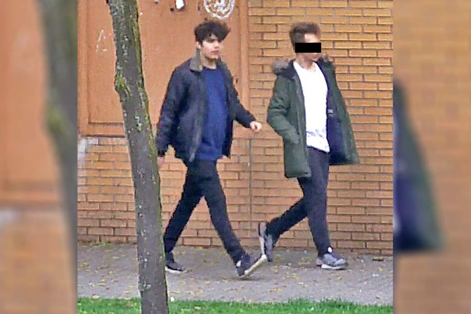 Mit einem Foto sucht die Polizei nach den zwei mutmaßlichen Schlägern.