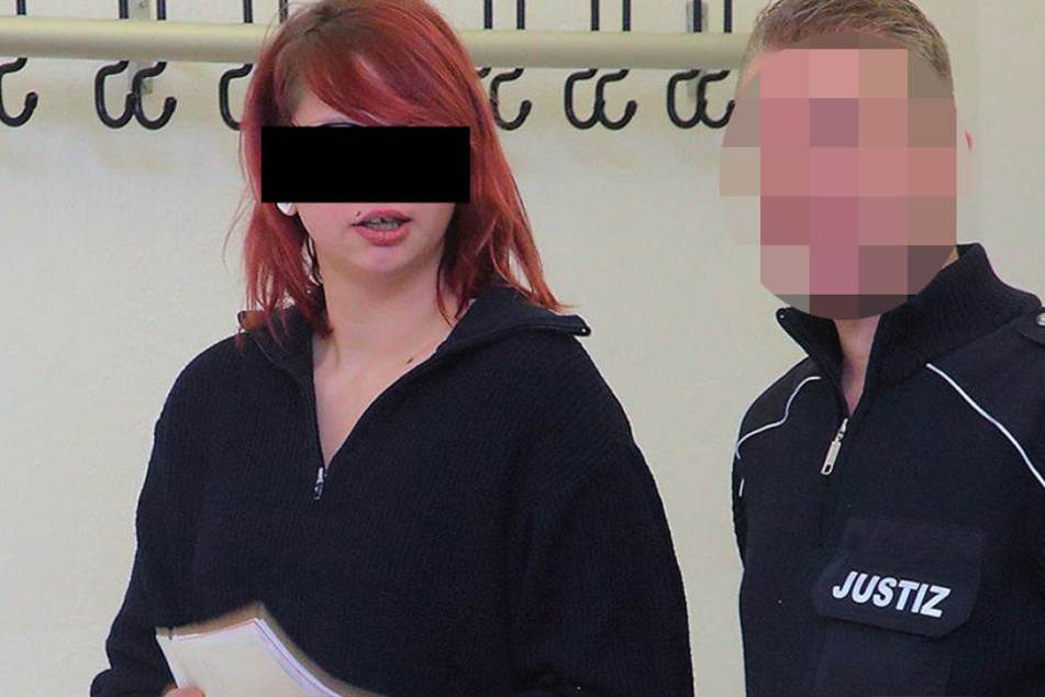 Jennifer E. (24), die einst ein Klappmesser im BH dabei hatte, darf zur Therapie, muss vorerst nicht in den Knast.