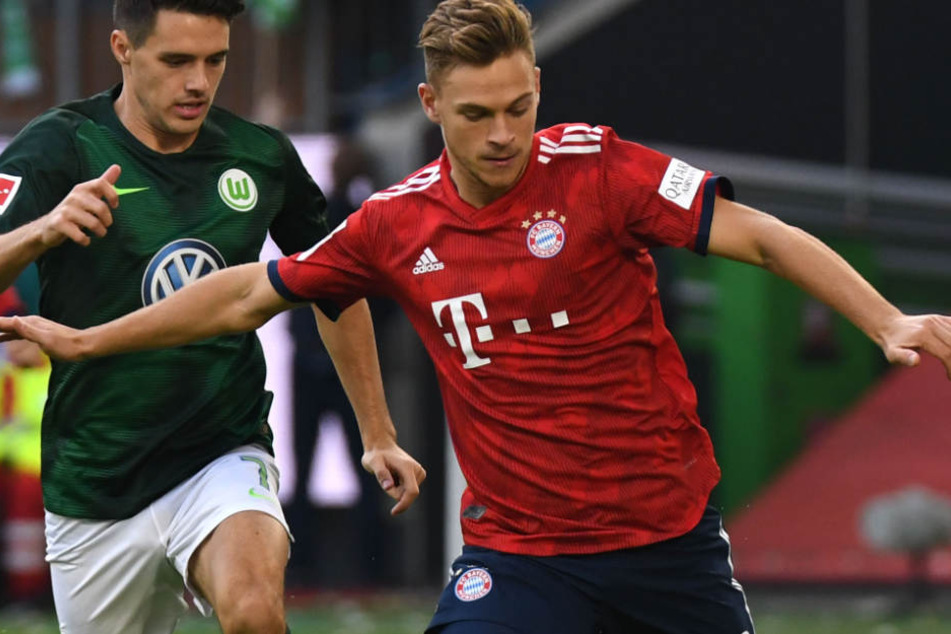 Joshua Kimmich (r.) hat sich zur denkwürdigen Pressekonferenz des FC Bayern geäußert.
