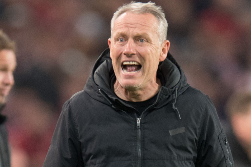 Freiburgs Trainer Streich ist außer sich.