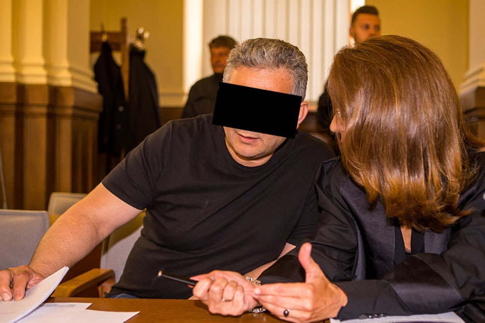 Wiederauferstanden: Die „Ketchup-Leiche“ Hüseyin D. (49) ist nun selbst als Mörder angeklagt.