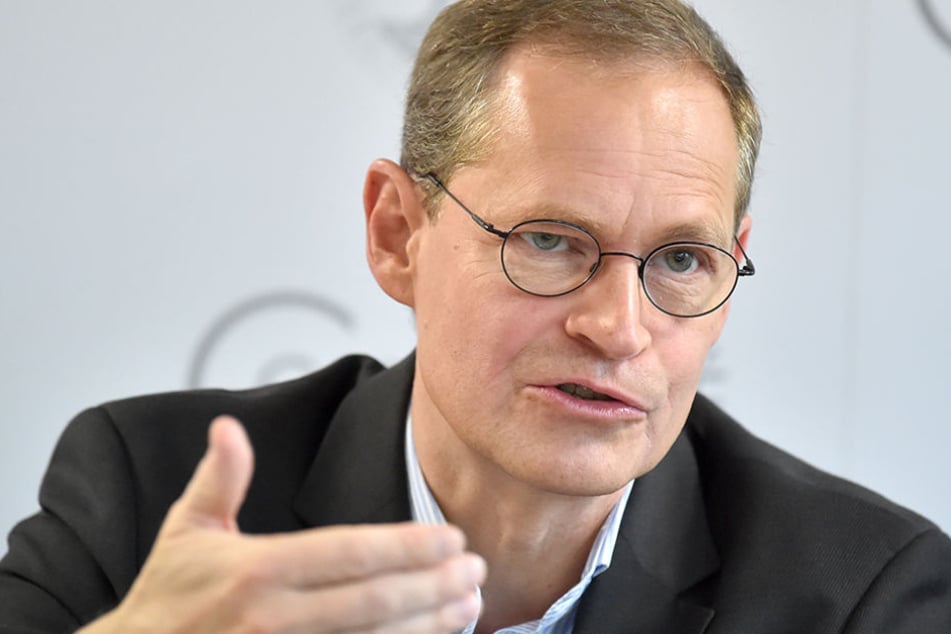 Berlins Regierender Bürgermeister Michael Müller bei einer Pressekonferenz auf dem Charité-Campus in Berlin