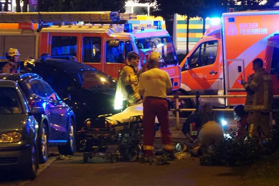 Die Rettungskräfte mussten den gestürzten Mann noch vor Ort