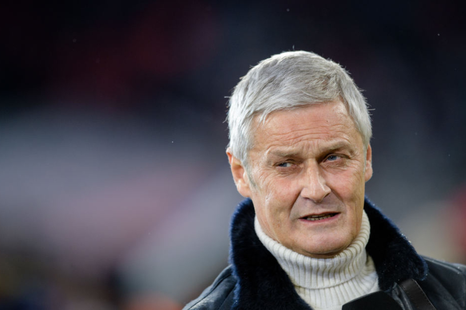 Kann Sportchef Armin Veh (57) die FC-Stars vom Verbleib überzeugen?