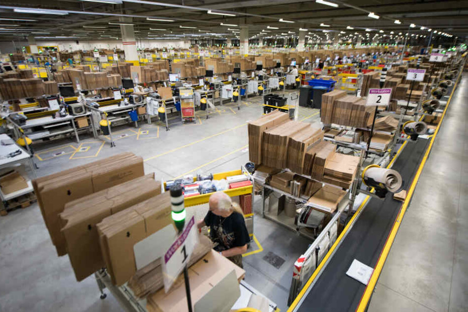 Auch Amazon selbst weiß nicht, woher die Pakete genau kommen.