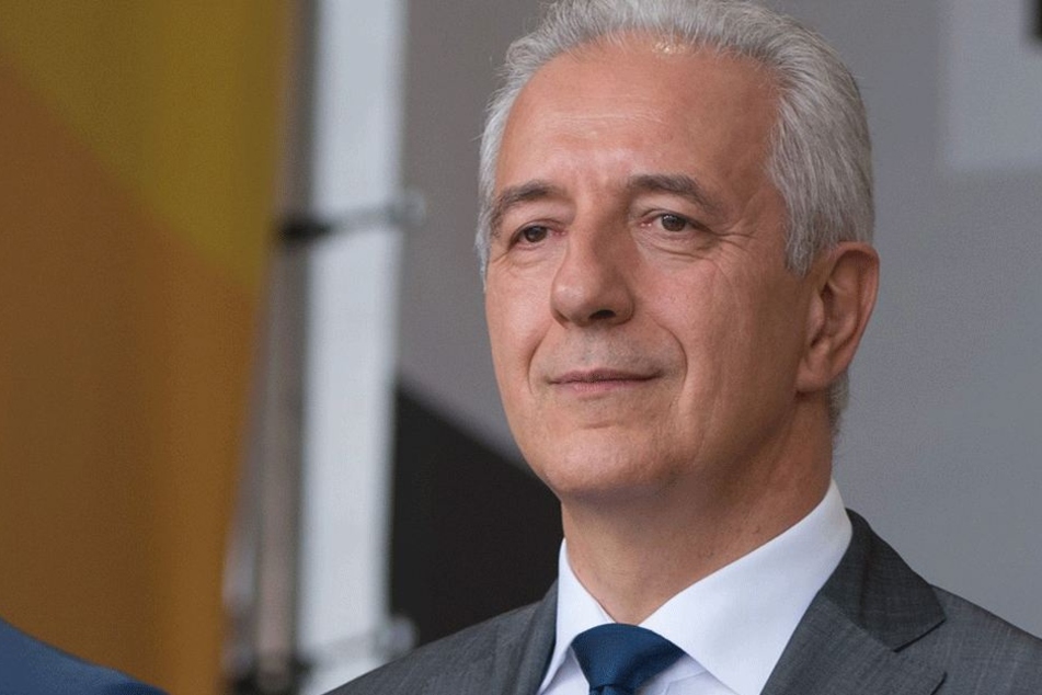 Demütig: Stanislaw Tillich (58, CDU).