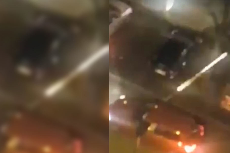 Aus dem fahrenden Auto schossen die Silvesterraketen.