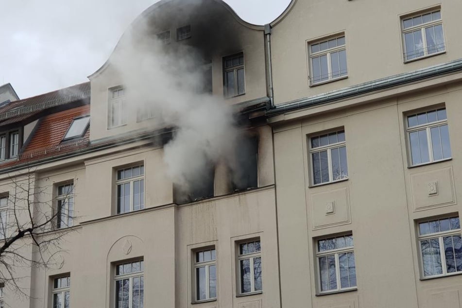 Bei dem Brand im Leipziger Nordosten kam eine Person ums Leben.