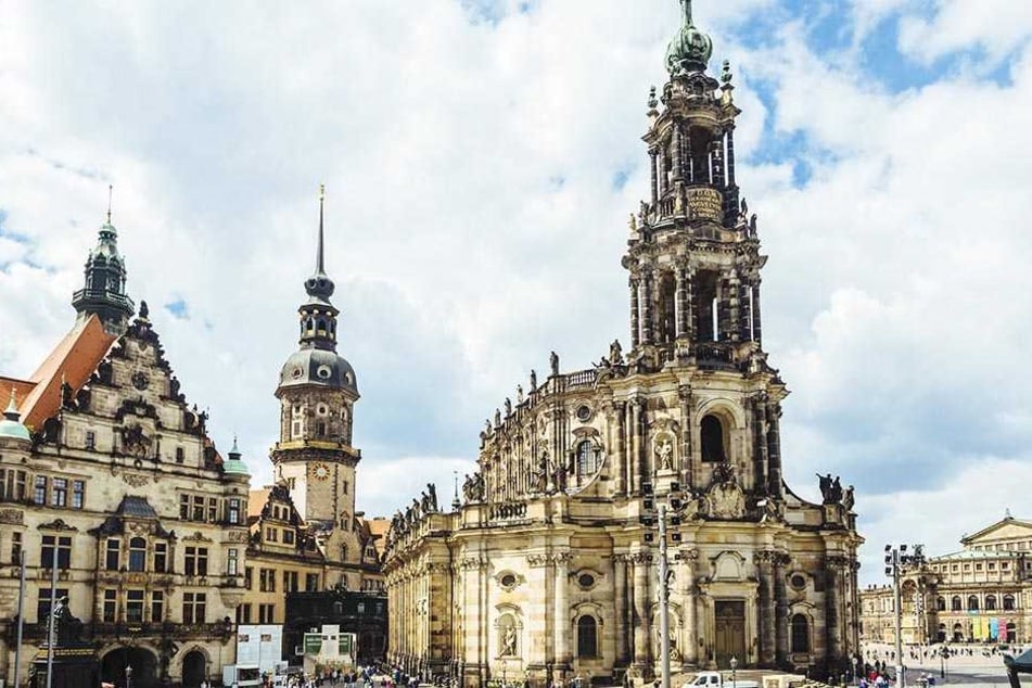 Die historische Dresdner Hofkirche wurde jetzt Opfer eines Einbrechers.