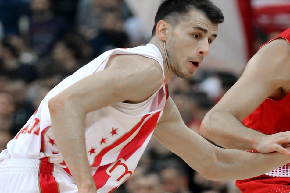 Nemanja Dangubic (25) soll dem FC Bayern bei der BBL-Titelverteidigung helfen. (Archivbild)