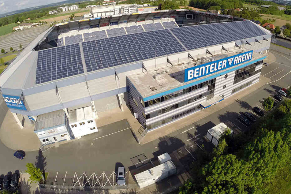Die Stadt Paderborn würde im Pleitefall das Stadion übernehmen müssen.