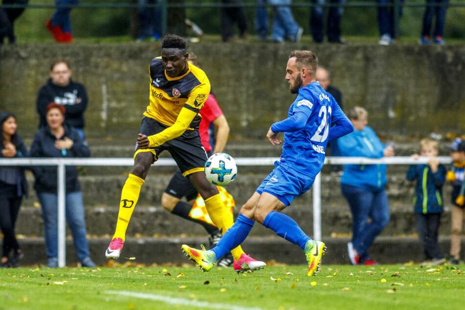 Peniel Mlapa bereitet einen Treffer vor und traf zum 2:0 schließlich selbst.