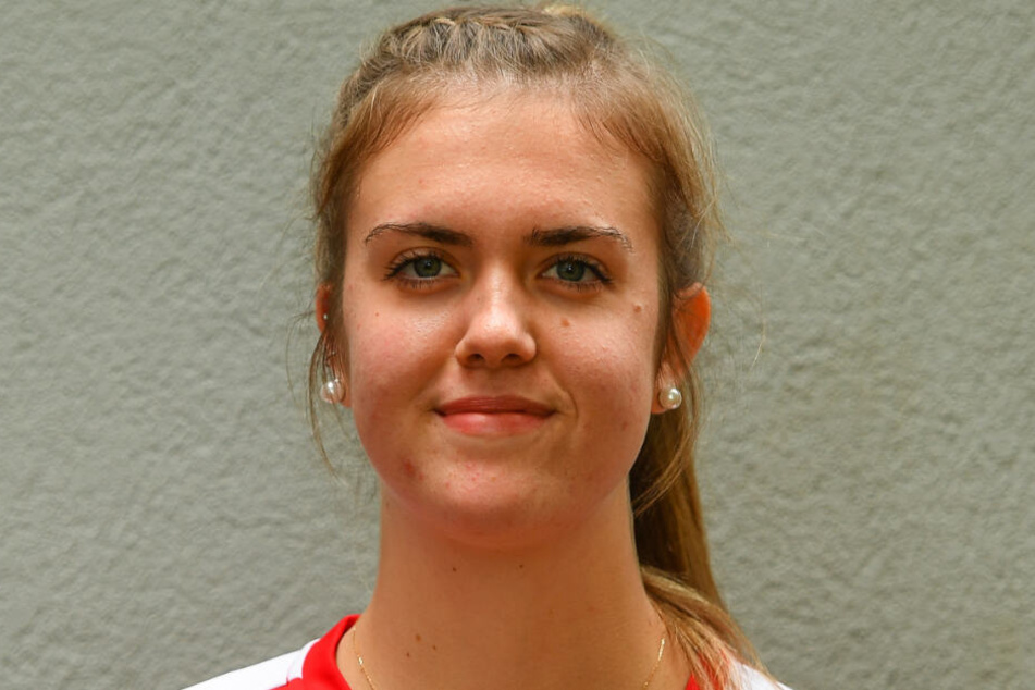 Emma Cyris.