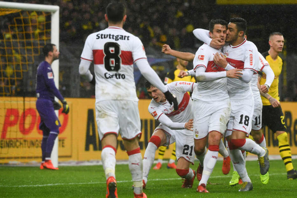 Geküsst von Ozan Kabak: Torschütze Marc-Oliver Kempf beim zwischenzeitlichen 1:1-Ausgleich gegen den BVB.